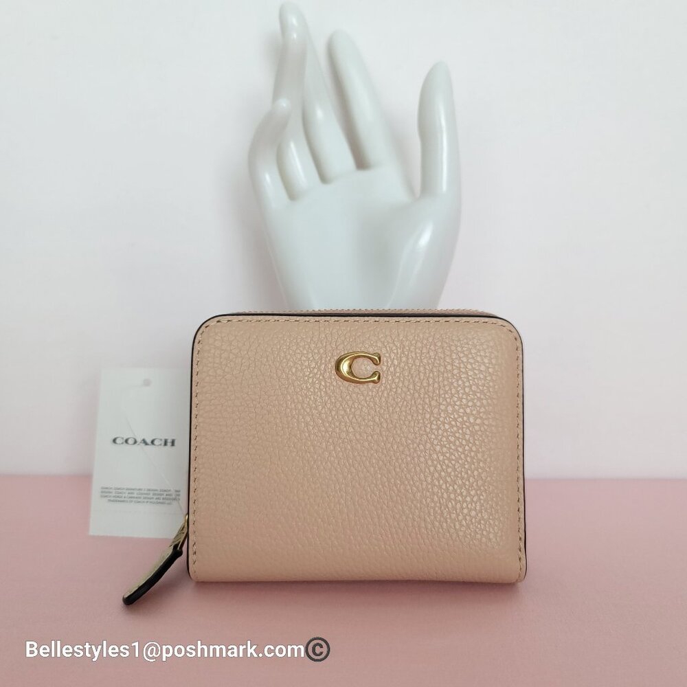 COACH Billfold Pebbled Leather Small Wallet w Colorblocked Interior-Cream multi⭐